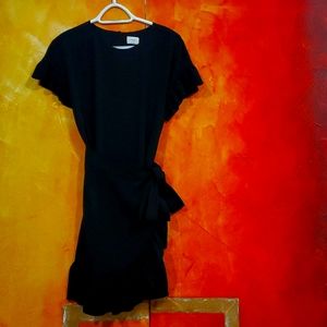 Aritzia Wilfred Ninette Crepe Ruffle Dress